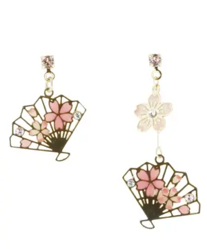 1 櫻舞扇影・不對稱日本製耳環|和風櫻花 x 經典摺扇,親膚鈦針