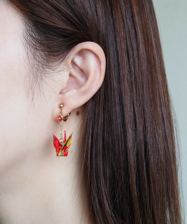 日本製-摺紙鶴夾式耳環｜立體垂墜設計，輕巧質感、免耳洞修飾臉型首選