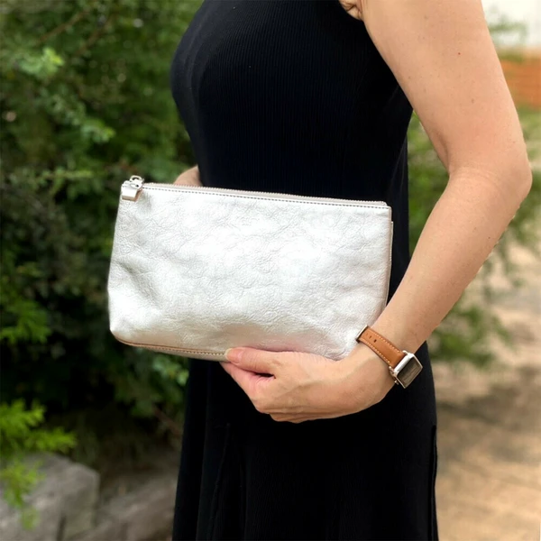 13 AGILITY 牛皮側背包