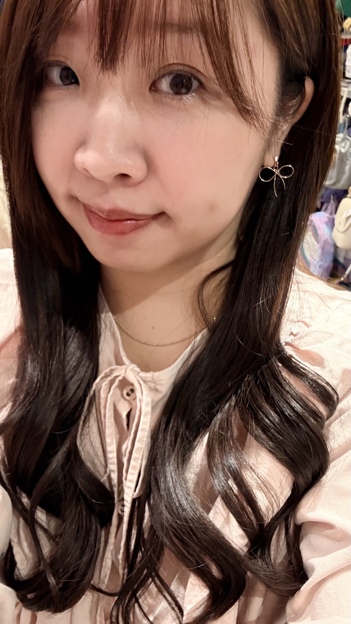 極簡線構蝴蝶結耳環｜日系流暢線條設計，親膚純鈦耳針、無鎳低負擔