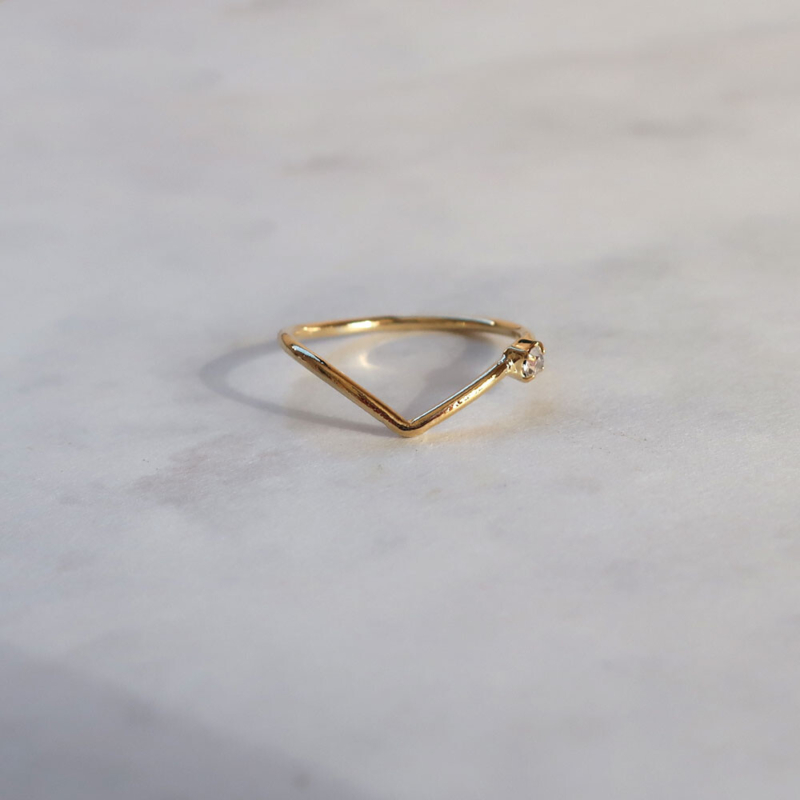 日本製-極簡V型單鑽線戒 | K18鍍金-顯瘦戒指 (日圍13號)