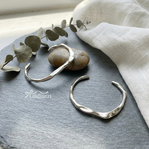 【韓國製】簡約不規則波浪金屬手環｜正韓銀色開口造型手鐲