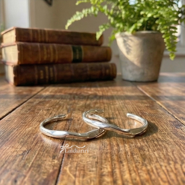 【韓國製】簡約不規則波浪金屬手環｜正韓銀色開口造型手鐲