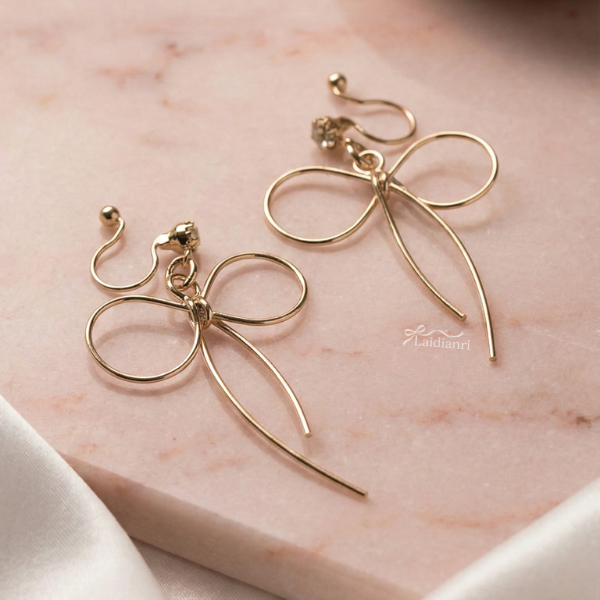 【日本製】法式浪漫單鑽線條蝴蝶結耳環